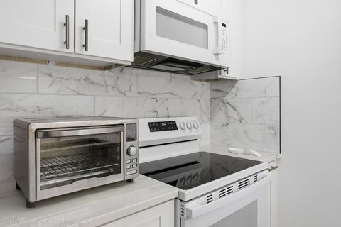 Tiny photo for 1043 S York Road #402, Bensenville, IL 60106 (MLS # 12592794)