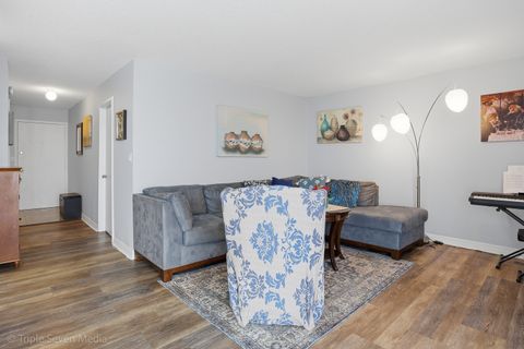 Tiny photo for 1043 S York Road #402, Bensenville, IL 60106 (MLS # 12592794)