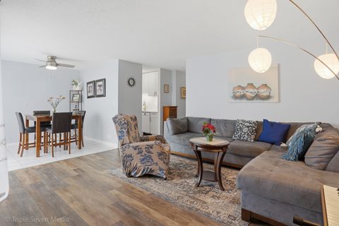 Tiny photo for 1043 S York Road #402, Bensenville, IL 60106 (MLS # 12592794)