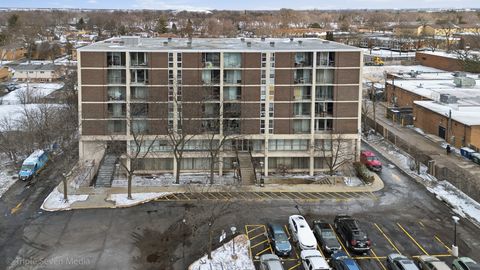 Tiny photo for 1043 S York Road #402, Bensenville, IL 60106 (MLS # 12592794)
