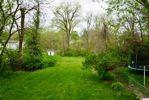 Tiny photo for 1216 S 14th St, Quincy, IL 62301 (MLS # 12621397)