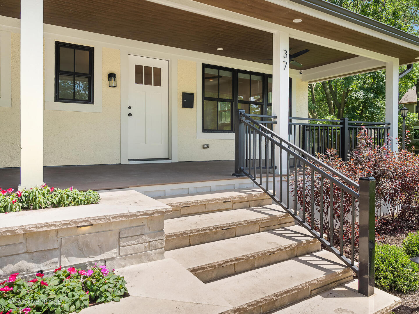 37 7th Avenue