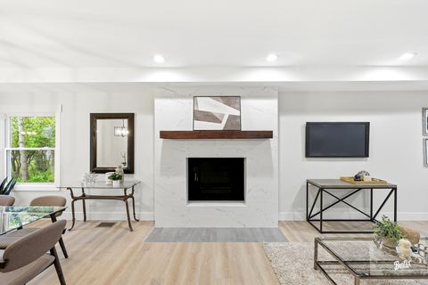 Tiny photo for 2002 Hawk Court, Rolling Meadows, IL 60008 (MLS # 12685086)
