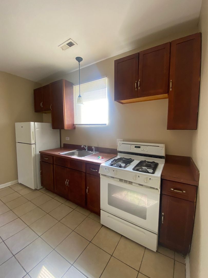 29 W Garfield Boulevard