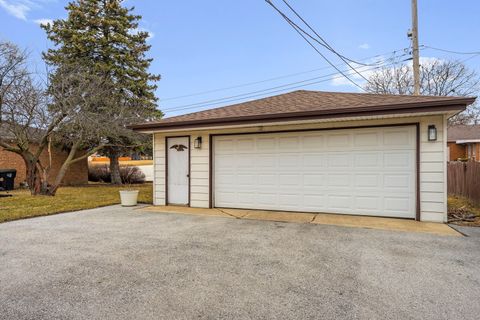 Tiny photo for 742 E 164th Place, South Holland, IL 60473 (MLS # 12570922)