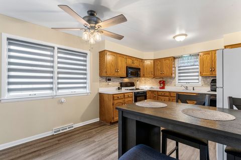 Tiny photo for 742 E 164th Place, South Holland, IL 60473 (MLS # 12570922)