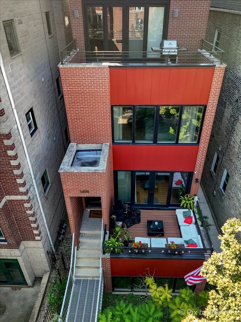 1308 N BOSWORTH Avenue 2