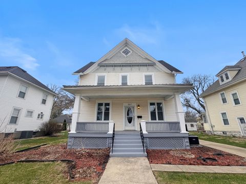 Photo of 307 W 11th Street, Sterling, IL 61081 (MLS # 12625749)