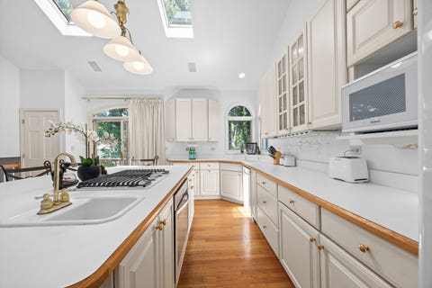 Tiny photo for 8100 Geneva Street, Woodridge, IL 60517 (MLS # 12655130)