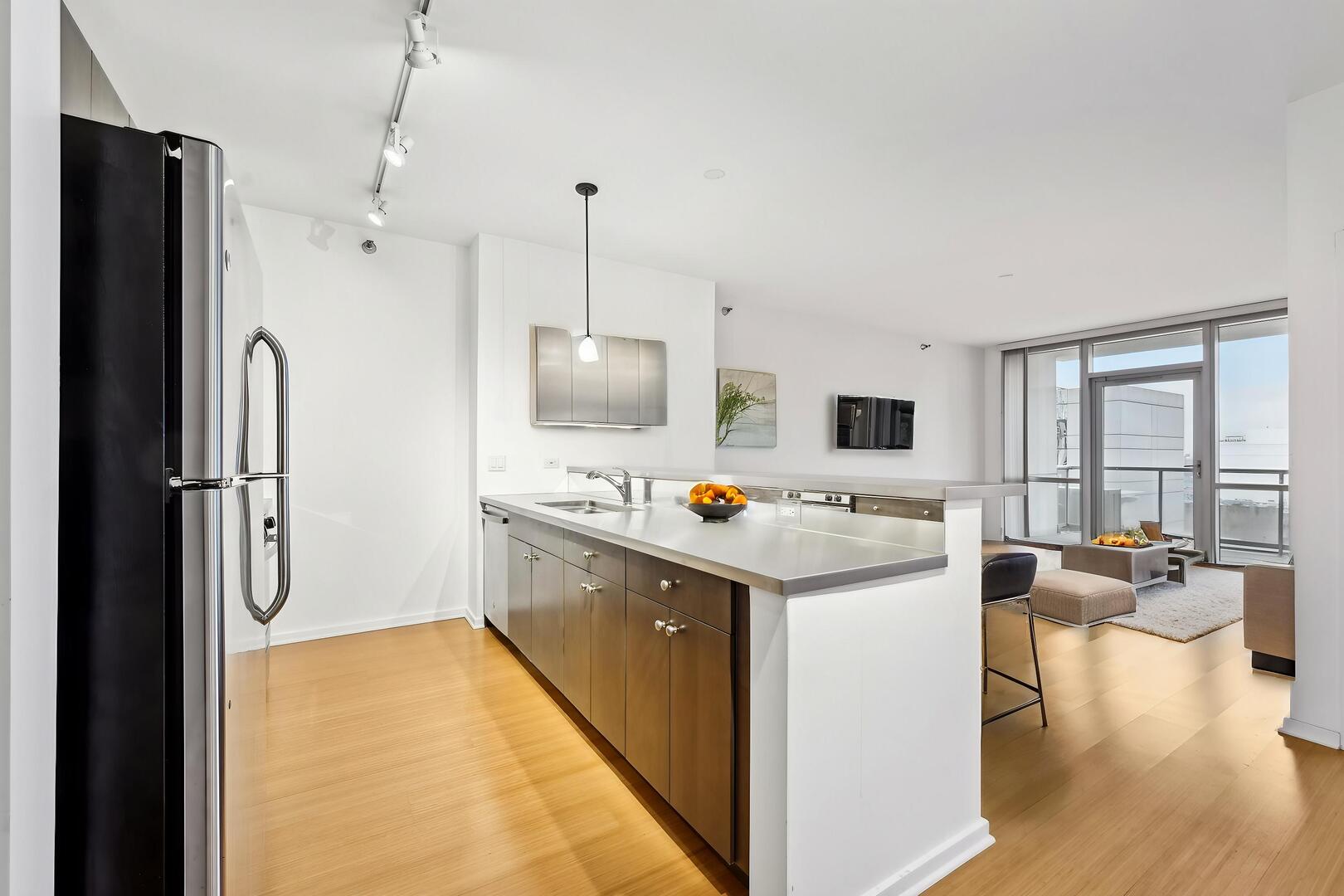 125 S Green Street 1007A