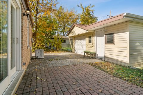 Tiny photo for 9930 Montrose Avenue, Schiller Park, IL 60176 (MLS # 12513077)