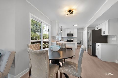Tiny photo for 1279 Bison Trail, Carol Stream, IL 60188 (MLS # 12707053)