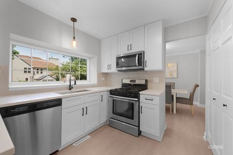 Tiny photo for 1279 Bison Trail, Carol Stream, IL 60188 (MLS # 12707053)