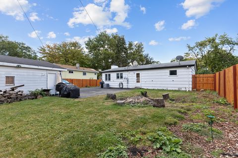 Tiny photo for 718 W Merle Avenue, Villa Park, IL 60181 (MLS # 12492382)