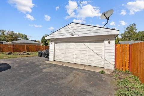Tiny photo for 718 W Merle Avenue, Villa Park, IL 60181 (MLS # 12492382)