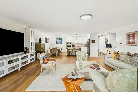 Tiny photo for 3110 Pheasant Creek Drive #318, Northbrook, IL 60062 (MLS # 12580324)