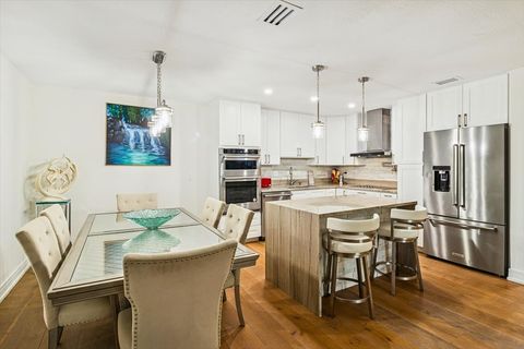 Tiny photo for 3110 Pheasant Creek Drive #318, Northbrook, IL 60062 (MLS # 12580324)