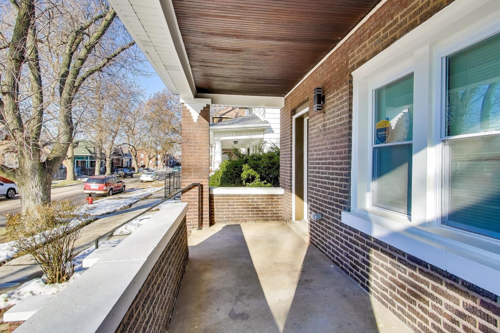 7633 S Eberhart Avenue