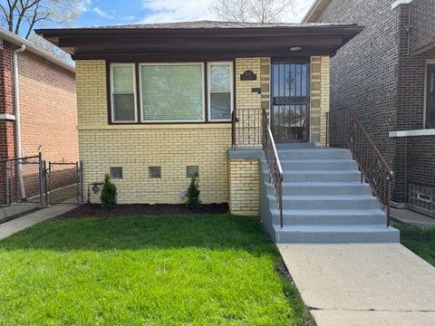 9319 S Paxton Avenue Chicago IL 60617