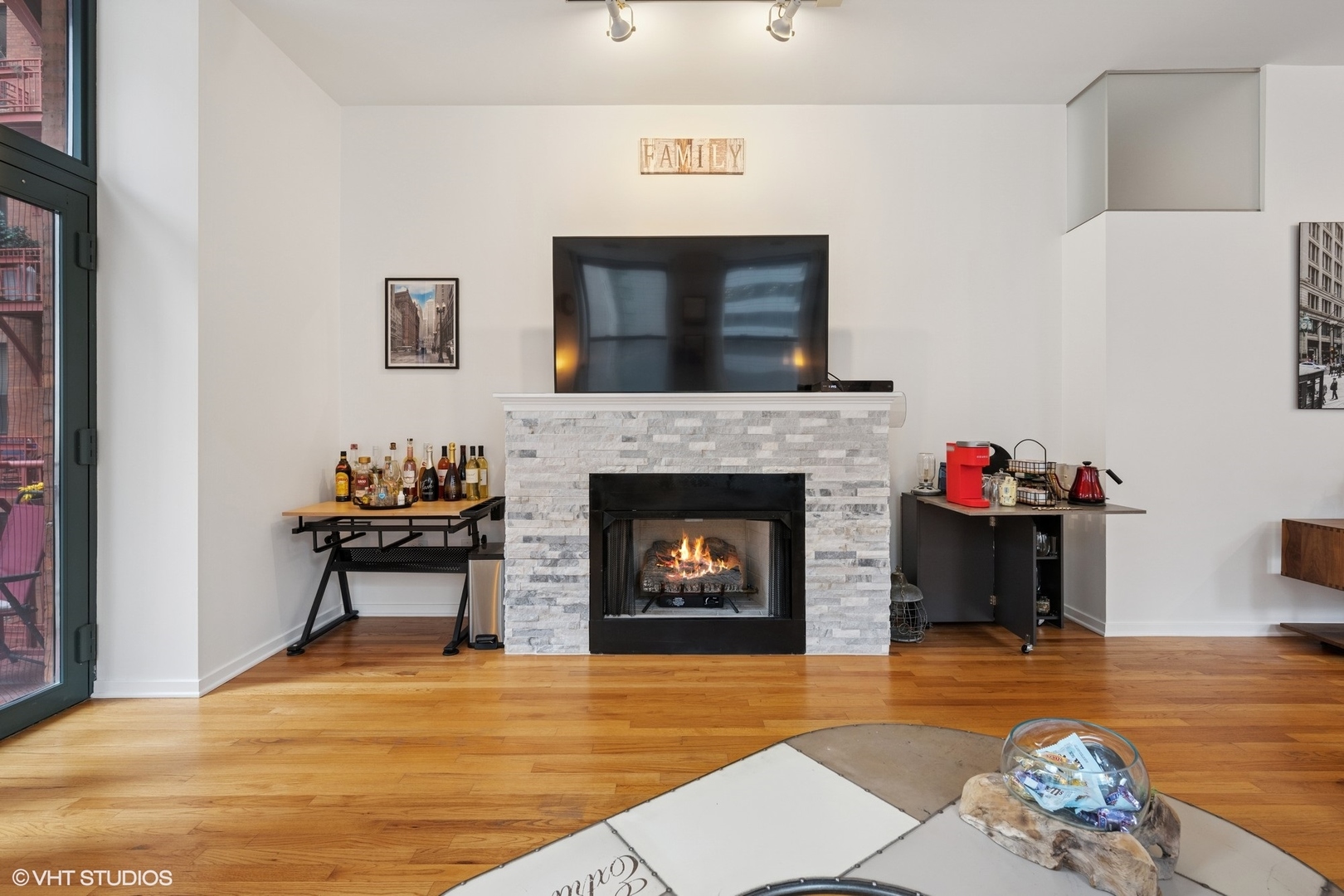 208 W WASHINGTON Street 905