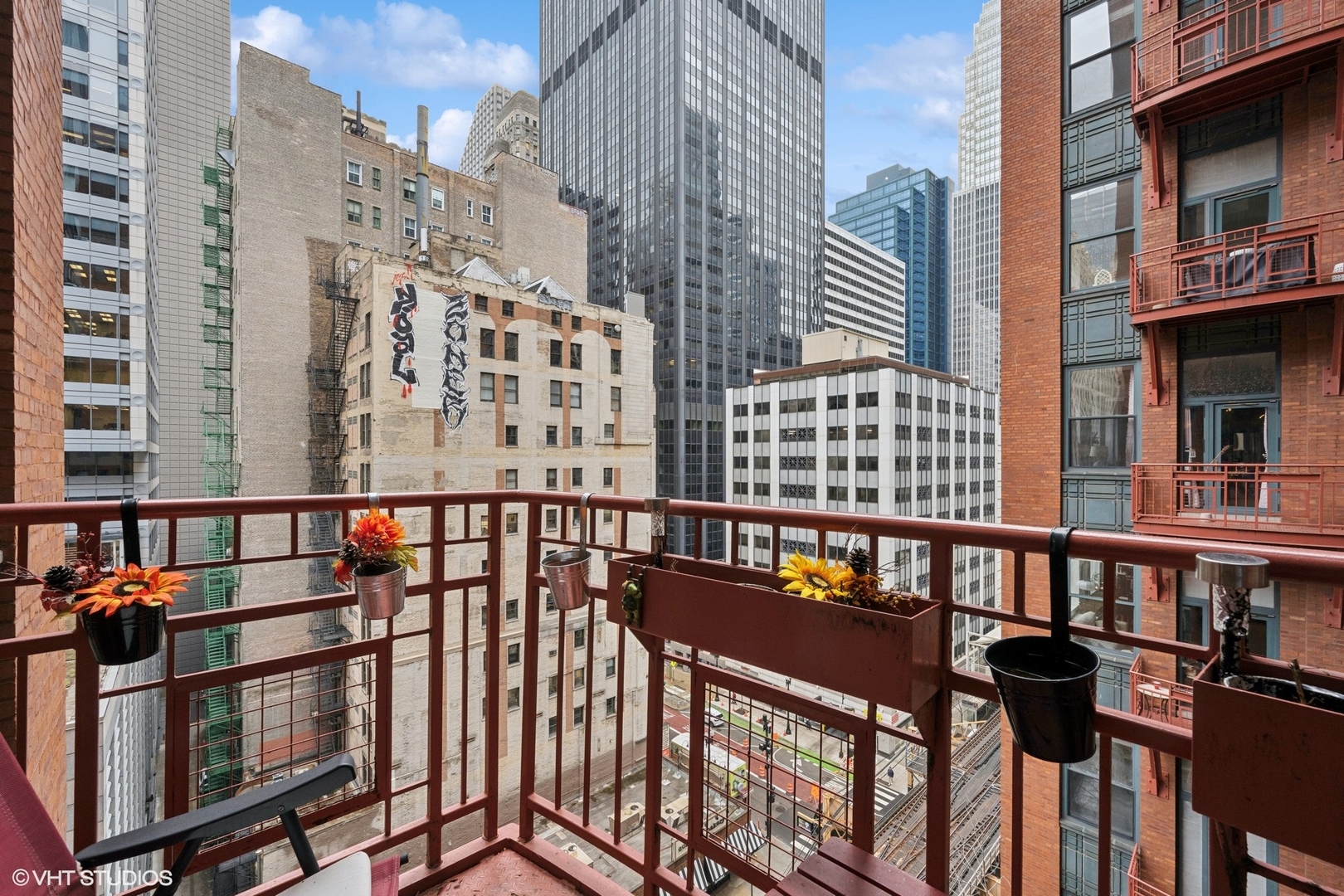 208 W WASHINGTON Street 905