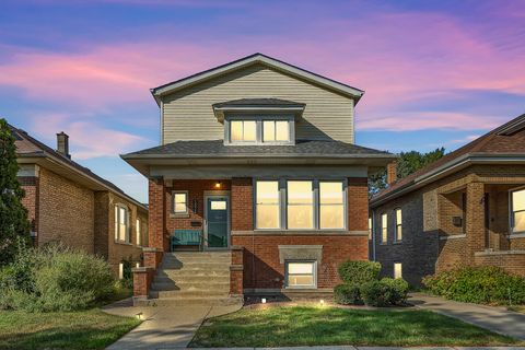Tiny photo for 5026 W Fletcher Street, Chicago, IL 60641 (MLS # 12482676)