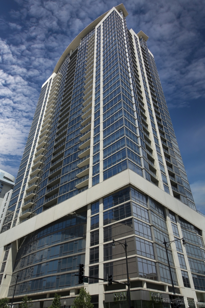 100 E 14th Street 2706