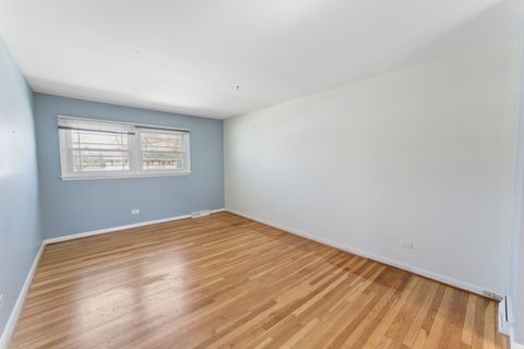 Tiny photo for 1004 N Greenfield Lane, Mount Prospect, IL 60056 (MLS # 12614510)