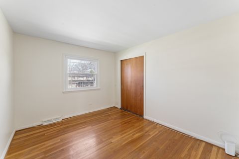 Tiny photo for 1004 N Greenfield Lane, Mount Prospect, IL 60056 (MLS # 12614510)