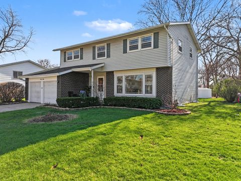 Tiny photo for 1004 N Greenfield Lane, Mount Prospect, IL 60056 (MLS # 12614510)