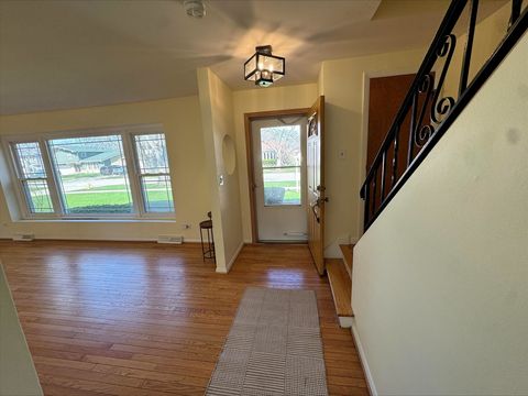 Tiny photo for 1004 N Greenfield Lane, Mount Prospect, IL 60056 (MLS # 12614510)