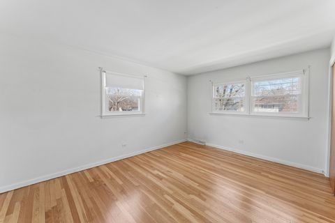 Tiny photo for 1004 N Greenfield Lane, Mount Prospect, IL 60056 (MLS # 12614510)