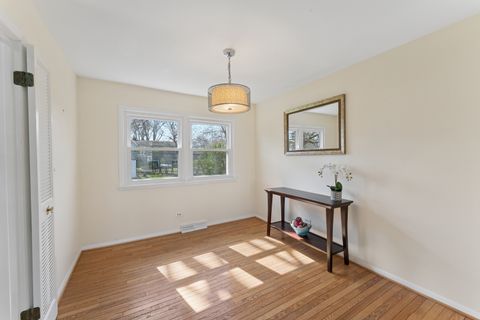 Tiny photo for 1004 N Greenfield Lane, Mount Prospect, IL 60056 (MLS # 12614510)