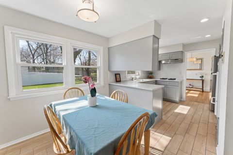 Tiny photo for 1004 N Greenfield Lane, Mount Prospect, IL 60056 (MLS # 12614510)