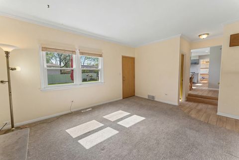 Tiny photo for 1004 N Greenfield Lane, Mount Prospect, IL 60056 (MLS # 12614510)