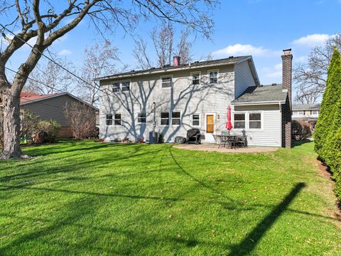 Tiny photo for 1004 N Greenfield Lane, Mount Prospect, IL 60056 (MLS # 12614510)