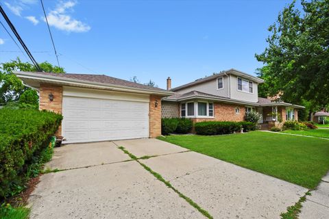 Tiny photo for 8100 LOWELL Avenue, Skokie, IL 60076 (MLS # 12336376)