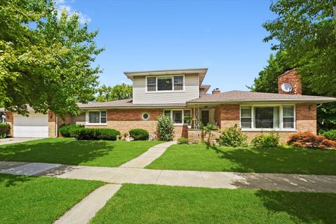 Tiny photo for 8100 LOWELL Avenue, Skokie, IL 60076 (MLS # 12336376)