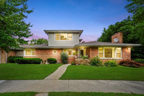Tiny photo for 8100 LOWELL Avenue, Skokie, IL 60076 (MLS # 12336376)