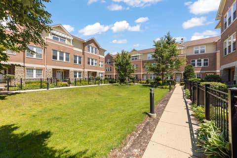 Tiny photo for 231 N West Street #0, Wheaton, IL 60187 (MLS # 12732811)