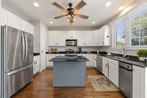 Tiny photo for 231 N West Street #0, Wheaton, IL 60187 (MLS # 12732811)