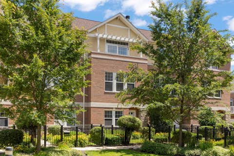 Tiny photo for 231 N West Street #0, Wheaton, IL 60187 (MLS # 12732811)