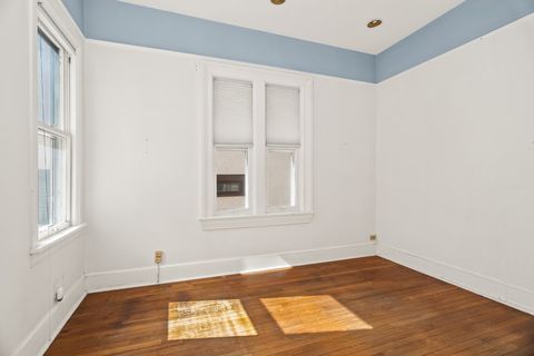 Tiny photo for 2315 Park Place, Evanston, IL 60201 (MLS # 12587027)