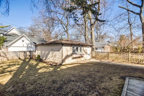 Tiny photo for 2315 Park Place, Evanston, IL 60201 (MLS # 12587027)