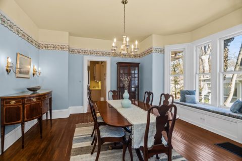 Tiny photo for 2315 Park Place, Evanston, IL 60201 (MLS # 12587027)