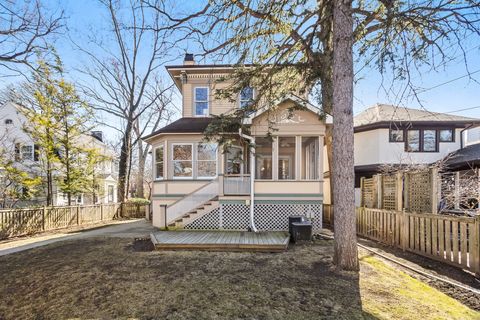 Tiny photo for 2315 Park Place, Evanston, IL 60201 (MLS # 12587027)