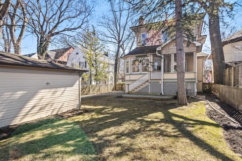 Tiny photo for 2315 Park Place, Evanston, IL 60201 (MLS # 12587027)