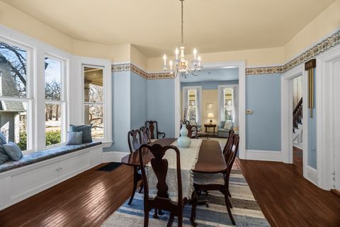 Tiny photo for 2315 Park Place, Evanston, IL 60201 (MLS # 12587027)