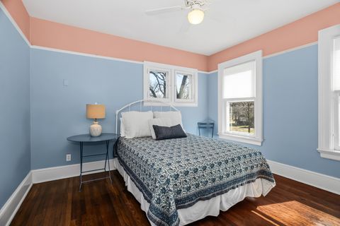 Tiny photo for 2315 Park Place, Evanston, IL 60201 (MLS # 12587027)