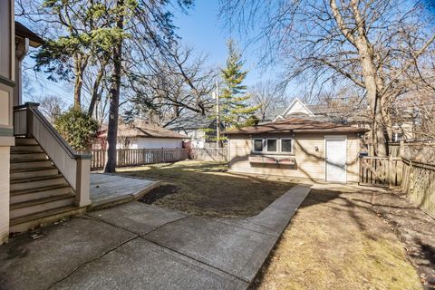 Tiny photo for 2315 Park Place, Evanston, IL 60201 (MLS # 12587027)